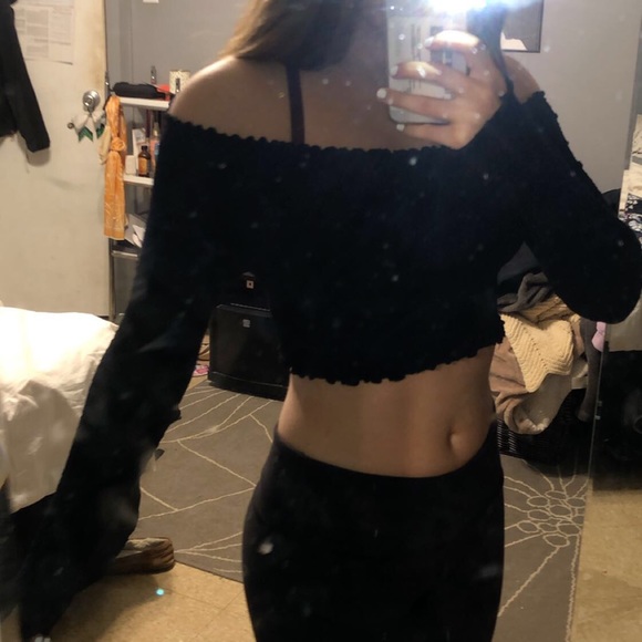 Cropped black ribbed longsleeve - Picture 2 of 4